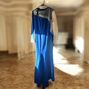 Chic One Shoulder Blue and White Dress